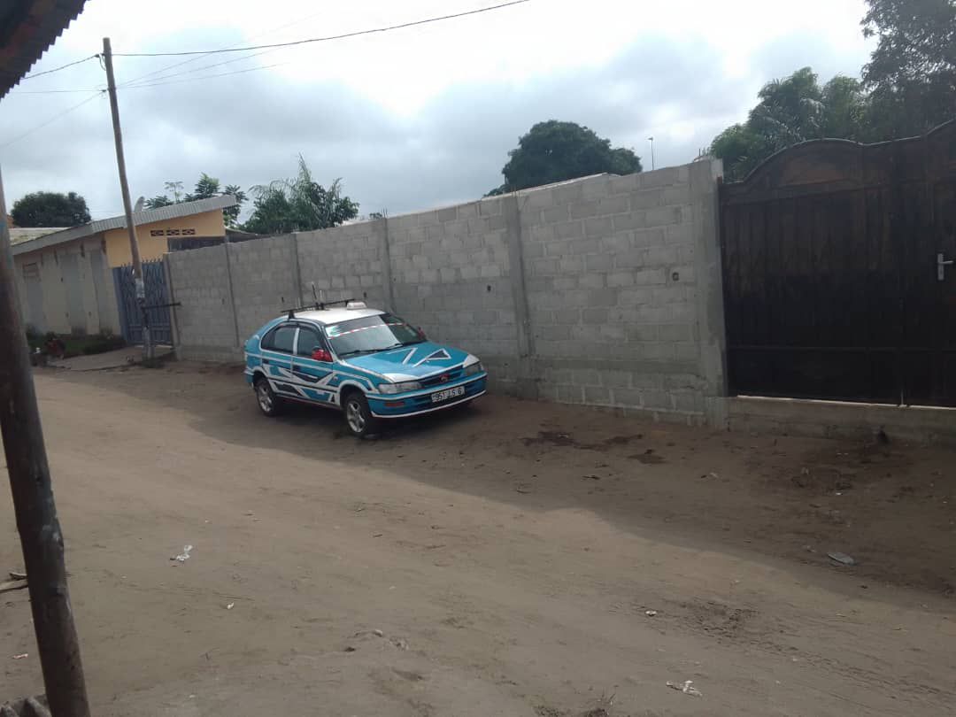 DEMI TERRAIN A SIAFOUMOU