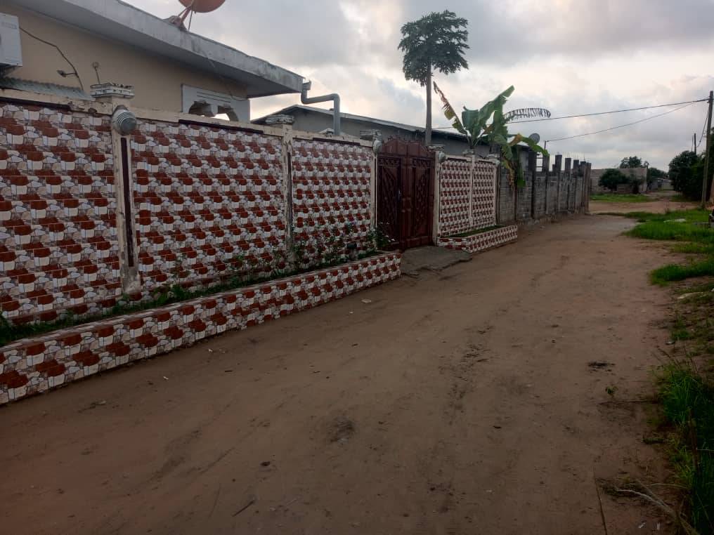 PARCELLE COMMERCIALE 