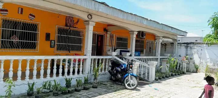 PARCELLE COMMERCIALE