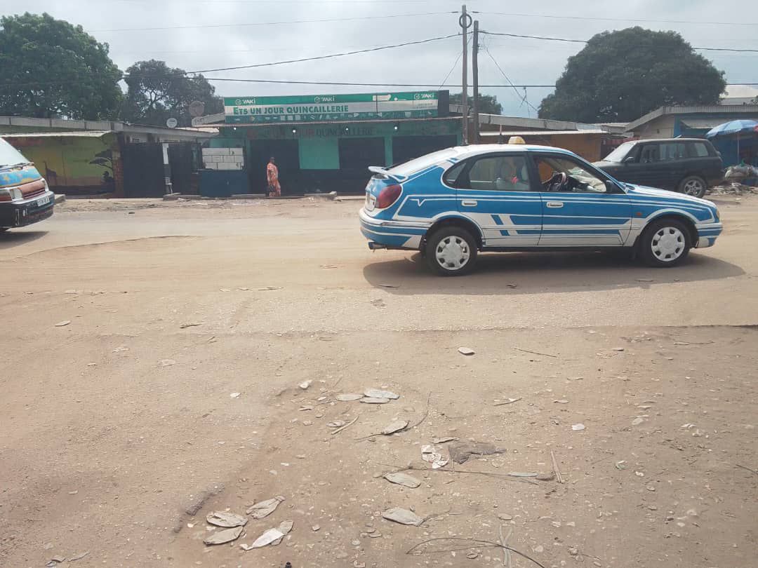 DEMI TERRAIN A SIAFOUMOU