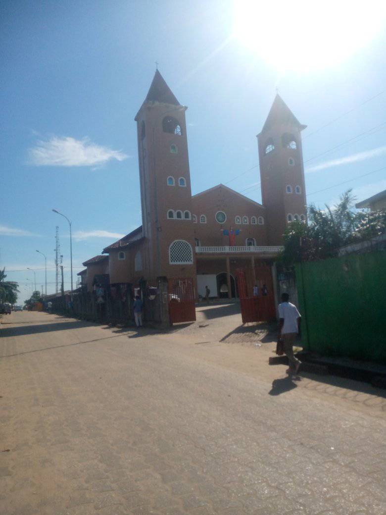 DEMI TERRAIN A LOANDJILI