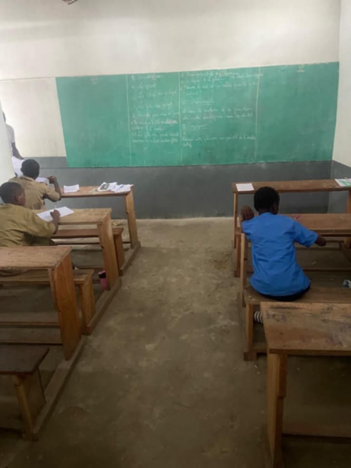 ECOLE A VENDRE 
