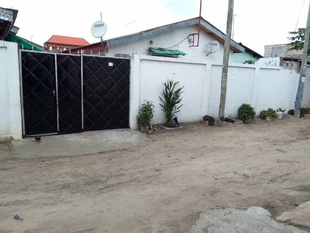 PARCELLE COMMERCIALE 