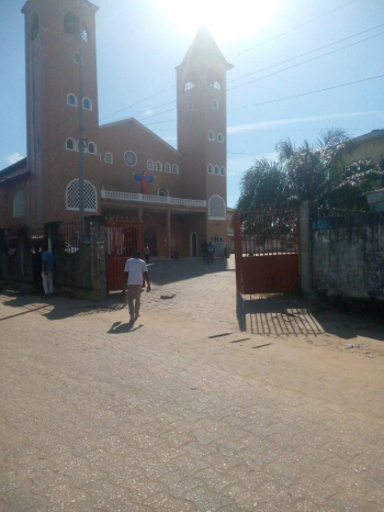 DEMI TERRAIN A LOANDJILI