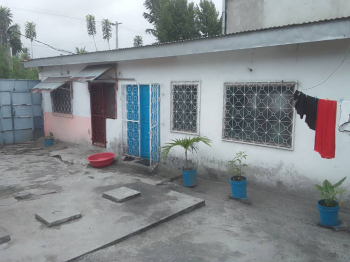 PARCELLE COMMERCIALE 